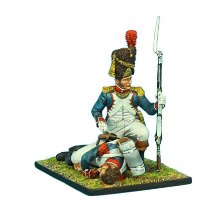 NAP0338 FRENCH 18th LINE INFANTRY GRENADIER CAPTAIN SCROUNGING AMMO FROM DEAD GRENADIER