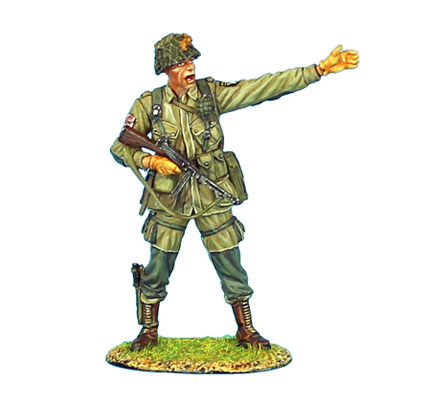 NOR001 US 101st AIRBOURNE CAPTAIN WITH THOMPSON SMG