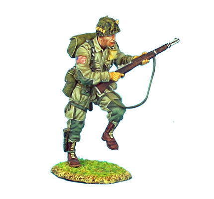 NOR004 US 101st AIRBOURNE PARATROOPER RUNNING WITH M1 GARAND