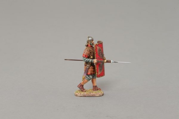 ROM043A LEGIONNAIRE ADVANCING WITH PILUM LOWERED