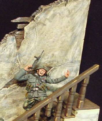 WW2-071 DEVILS FROM ABOVE (2 figs with Parachutes)