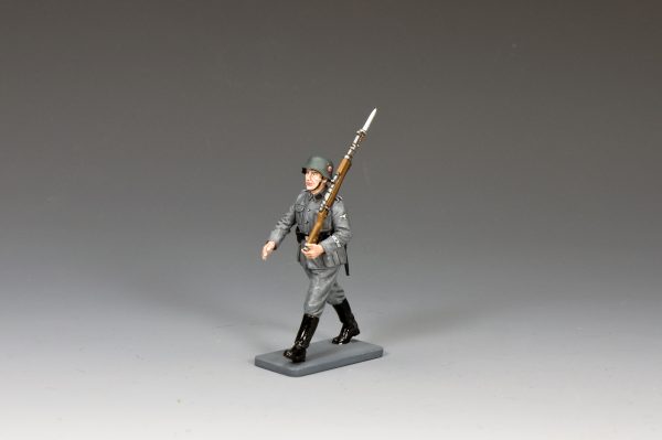 WS335 MARCHING WAFFEN SS OFFICER