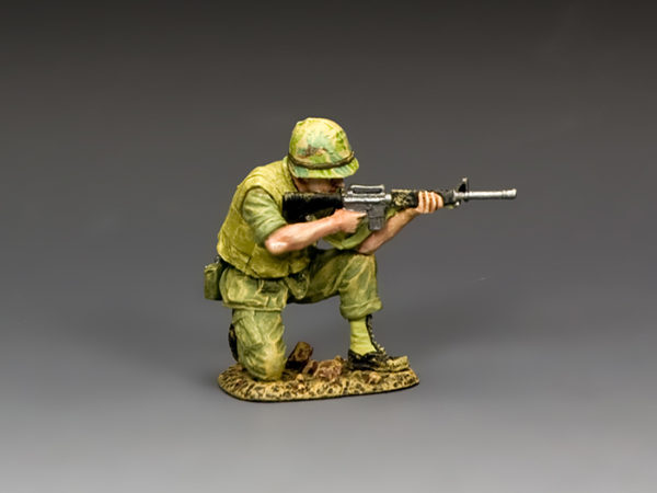 VN038 Kneeling Marine Rifleman