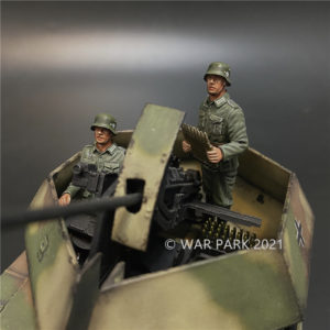 WAR PARK MINIATURES 1:30 WW2 GERMAN KH085 GERMAN OFFICER IN WINTER COAT